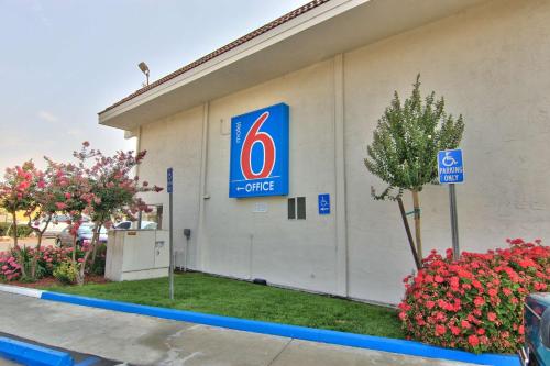 Фотография мотеля Motel 6-Sacramento, CA - Old Sacramento North