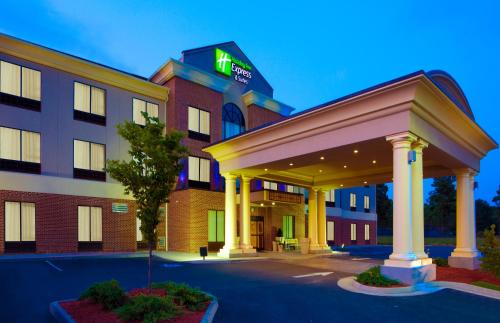 Фотография гостиницы Holiday Inn Express Hotel & Suites Tappahannock, an IHG Hotel
