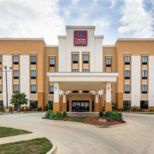 Фотографии гостиницы 
            Comfort Suites Cotulla near I-35