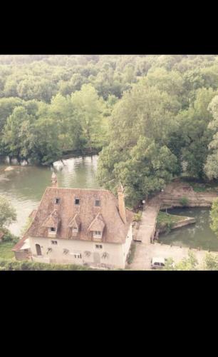 Фотографии гостевого дома 
            Charmant Moulin avec SPA 15 min de Tours