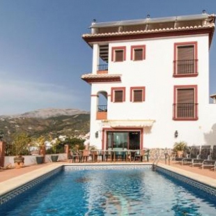 Фотография гостевого дома Four-Bedroom Holiday Home in Canillas de Albaida