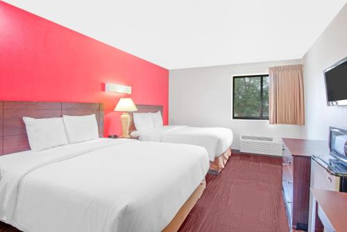 Фотография мотеля Skylight Inn Cleveland Willoughby