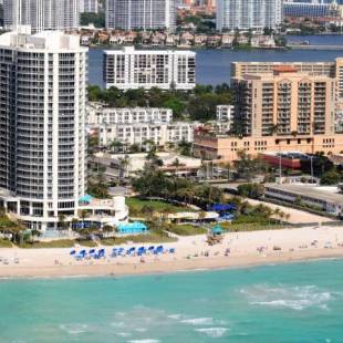 Фотографии гостиницы 
            DoubleTree by Hilton Ocean Point Resort - North Miami Beach