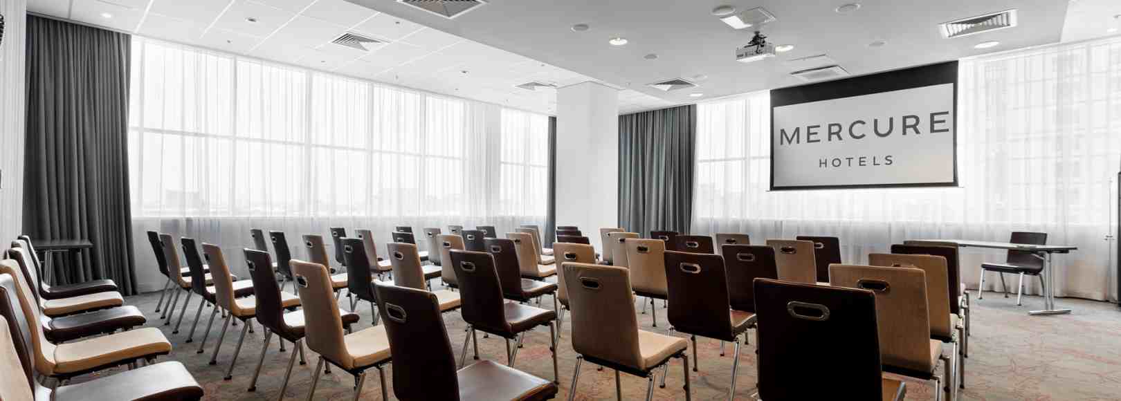 Фотография конференц-зала Менделеев Б Mercure Тюмень Центр