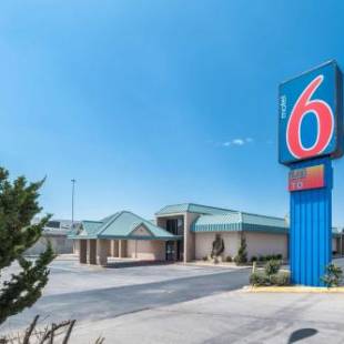 Фотографии гостиницы 
            Motel 6-Oklahoma City, OK - Bricktown