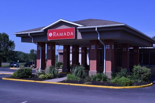 Фотография гостиницы Ramada by Wyndham East Syracuse Carrier Circle