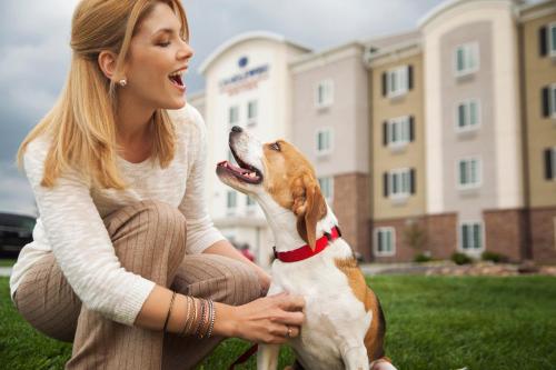 Фотографии гостиницы 
            Candlewood Suites - Ocala I-75, an IHG Hotel