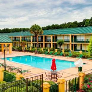 Фотографии гостиницы 
            Quality Inn Richmond Hill - Savannah I-95