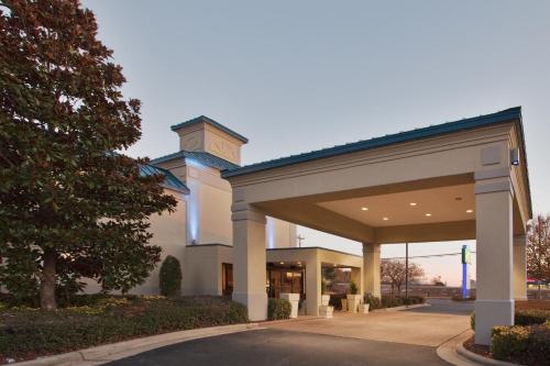 Фотография гостиницы Holiday Inn Express Wilson I-95, an IHG Hotel