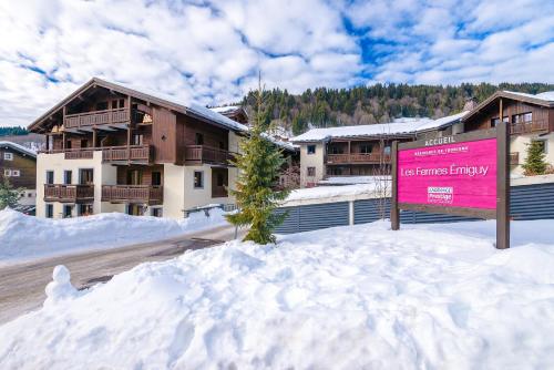 Фотография базы отдыха Lagrange Vacances Les Fermes Emiguy