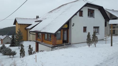 Фотографии гостевого дома 
            Holiday Home Slavica