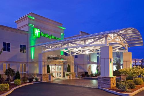 Фотография гостиницы Holiday Inn Hotel & Suites Rochester - Marketplace, an IHG Hotel