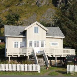 Фотографии гостевого дома 
            Ramberghouse 1904 på vakre Ramberg i Lofoten