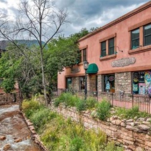 Фотография гостевого дома Downtown Manitou Springs Home Tranquil Creek View