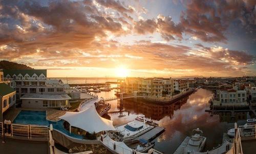 Фотография гостиницы Krystal Beach Hotel