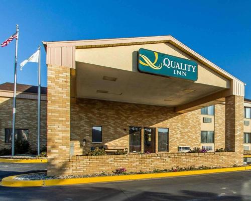 Фотографии гостиницы 
            Quality Inn Burlington near Hwy 34