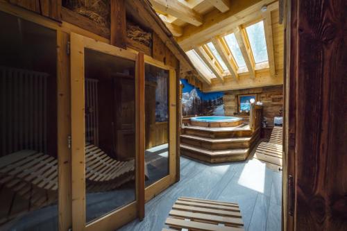 Фотография мини отеля Chalet Matterhorn Francois - Luxury Catered Ski Chalet with private SPA, walking distance center and piste