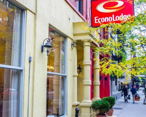 Фотографии гостиницы 
            Econo Lodge Times Square