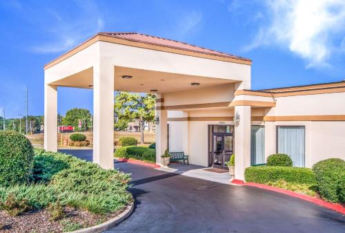 Фотография гостиницы Quality Inn Suwanee I-85