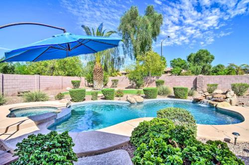 Фотография гостевого дома Tranquil Oasis with Fire Pit and Bar about 1 Mi to SanTan!