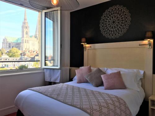 Фотография гостиницы Hôtel Le Boeuf Couronné Chartres - Logis Hotels