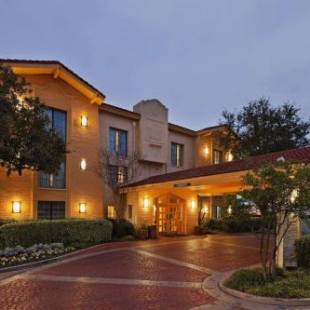 Фотографии гостиницы 
            La Quinta Inn by Wyndham San Antonio I-35 N at Toepperwein