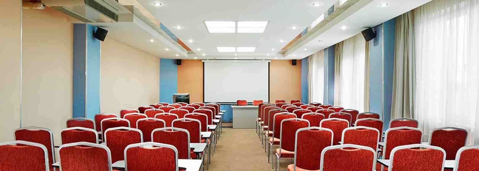 Фотография конференц-зала Конференц-зал на 70 мест (5-й этаж, бизнес-центр)