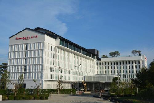 Фотография гостиницы Ramada Plaza Chao Fah Phuket - SHA Extra Plus