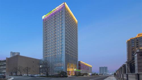 Фотография гостиницы Holiday Inn Express Liyang Huafu, an IHG Hotel