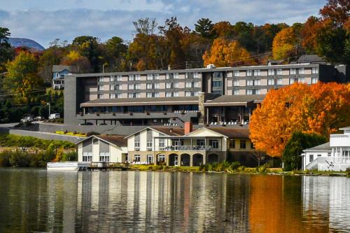 Фотографии гостиницы 
            The Terrace Hotel at Lake Junaluska