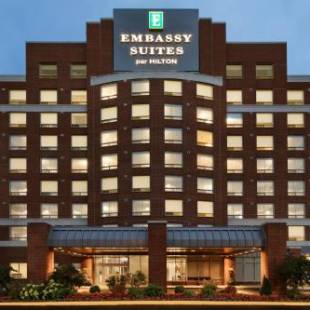 Фотографии гостиницы 
            Embassy Suites By Hilton Montreal Airport