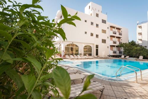 Фотография гостиницы Captain's Hotel