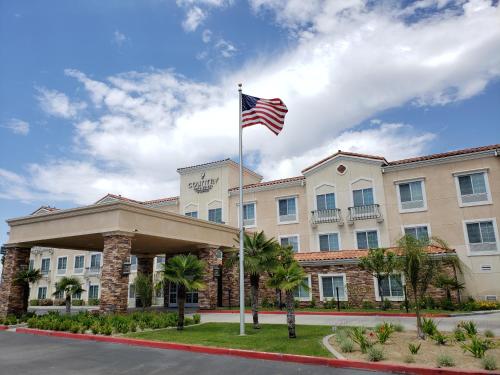 Фотография гостиницы Country Inn & Suites by Radisson, San Bernardino (Redlands), CA