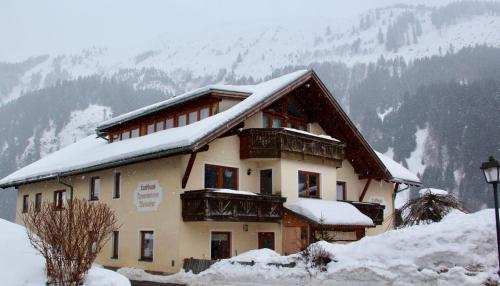 Фотографии гостевого дома 
            Alpenhaus Bichlbach