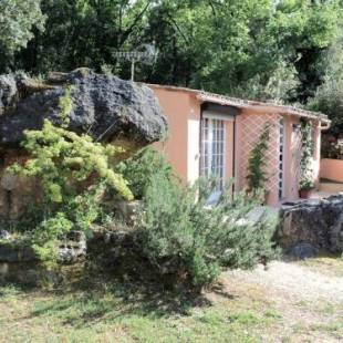 Фотографии гостевого дома 
            Maison d'une chambre avec jacuzzy jardin et wifi a Montauroux