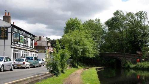 Фотография гостиницы OYO Old Oak Tree Inn