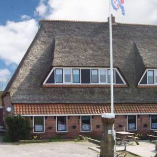 Фотографии гостевого дома 
            Modern Farmhouse in Friesland by the Sea