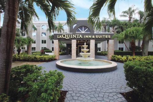 Фотография гостиницы La Quinta by Wyndham Coral Springs South