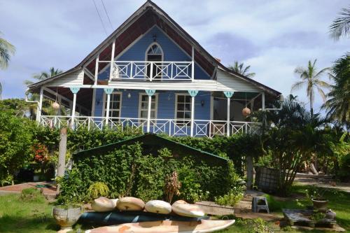 Фотографии мини отеля 
            Islander House on Rocky Cay Beach