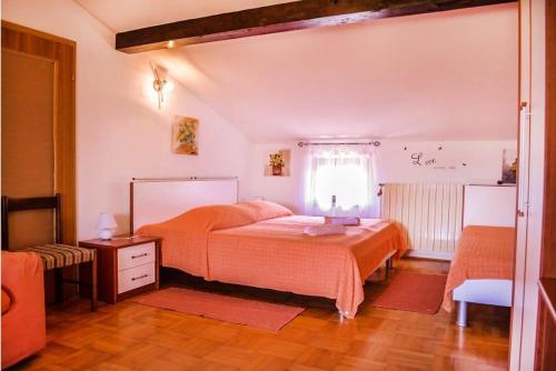 Фотография гостевого дома Rooms with a parking space Buzet, Central Istria - Sredisnja Istra - 17835