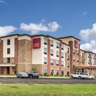Фотографии гостиницы 
            Comfort Suites Bridgeport - Clarksburg