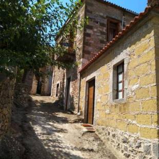 Фотографии гостевого дома 
            Isida's Traditional Stone House with inside yard