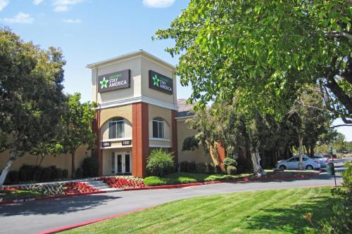 Фотография гостиницы Extended Stay America Suites - San Francisco - San Mateo - SFO