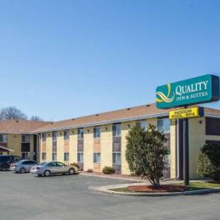 Фотографии гостиницы 
            Quality Inn & Suites West Bend