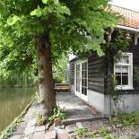 Фотография гостевого дома Charming house in the centre of Edam, in a quiet location by the water.