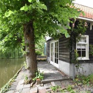 Фотографии гостевого дома 
            Charming house in the centre of Edam, in a quiet location by the water.