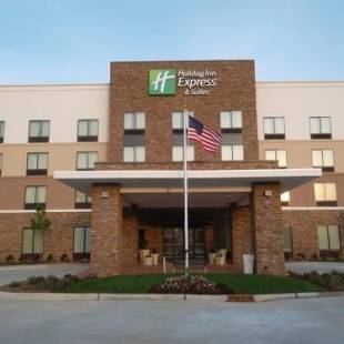 Фотографии гостиницы 
            Holiday Inn Express & Suites Monroe, an IHG Hotel