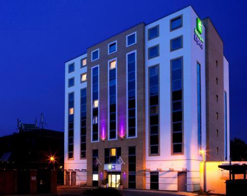 Фотография гостиницы Holiday Inn Express London - Watford Junction, an IHG Hotel