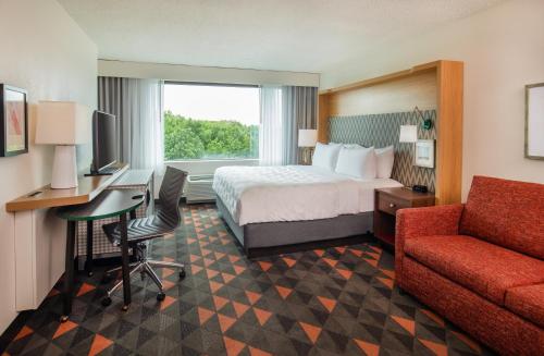 Фотография гостиницы Holiday Inn Newport News - Hampton, an IHG Hotel