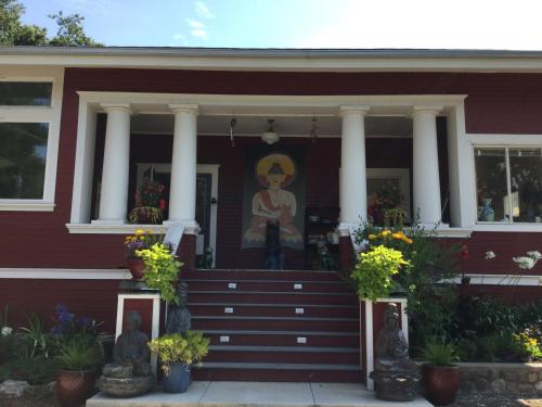 Фотография гостевого дома Amitabha Wine Country Cottage